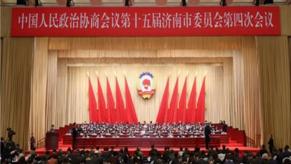 德国禾森集团总经理刘寅出席济南市政协十五届四次会议，共商城市发展大计